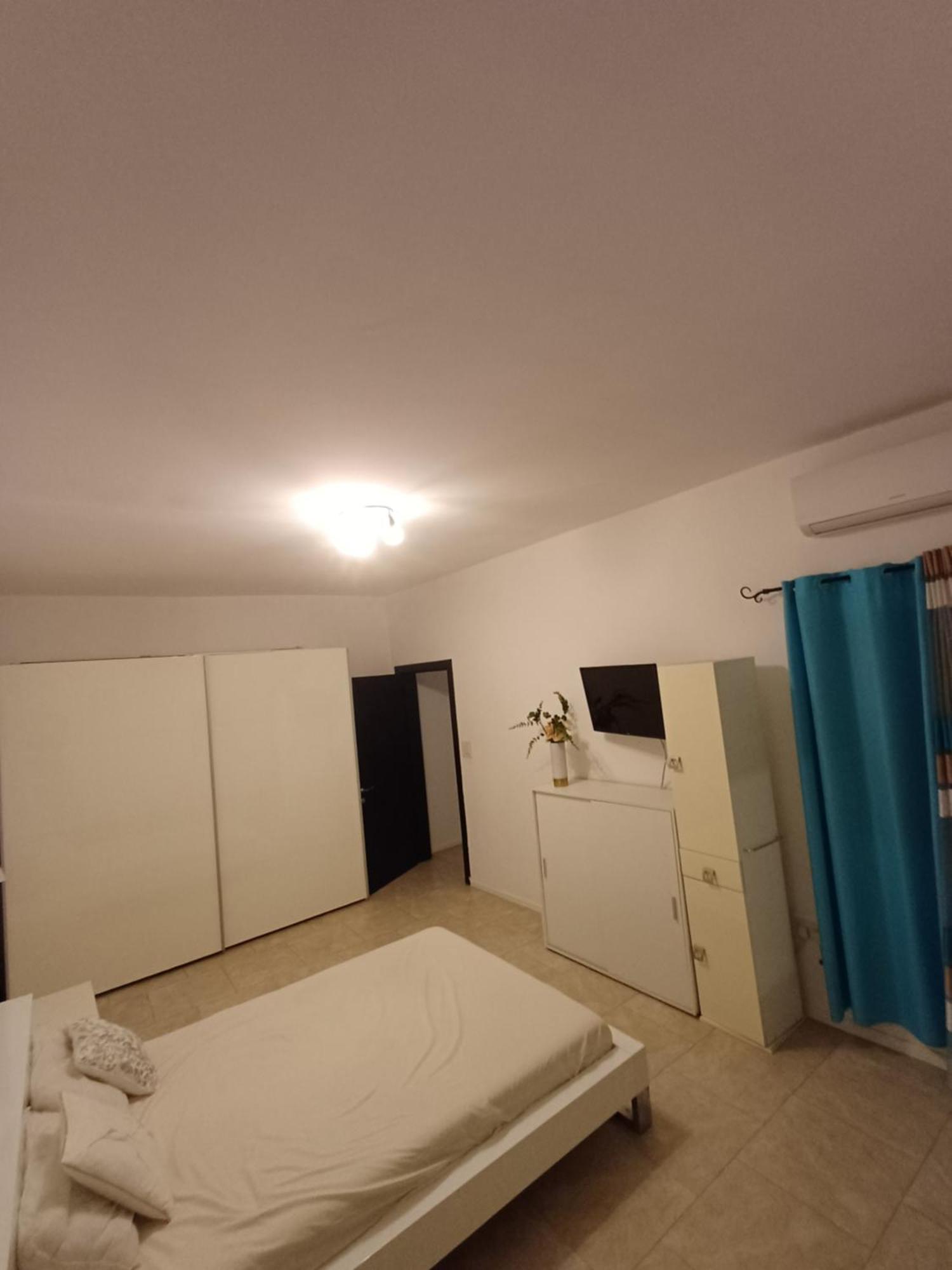 Ferienwohnung Inessa'S Flat Pietà Exterior foto